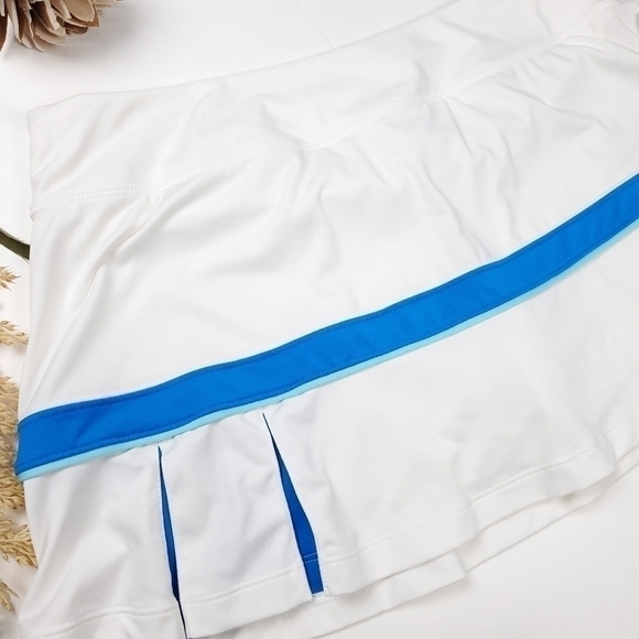 NIKE Women's White Blue Tennis Golf Skorts Sz L - Picture 8 of 8